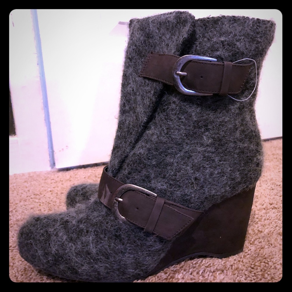 Muk Luks fuzzy boots